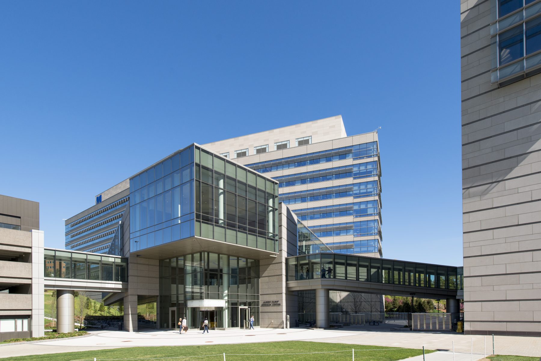 UMass Medical School Sherman Center Exterior