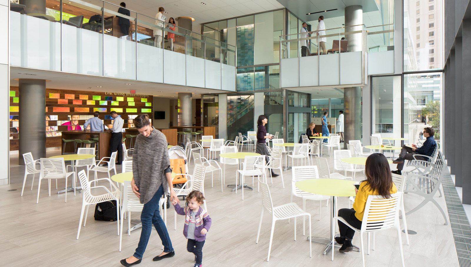 Brigham And Women's Hospital Seating and dining Area