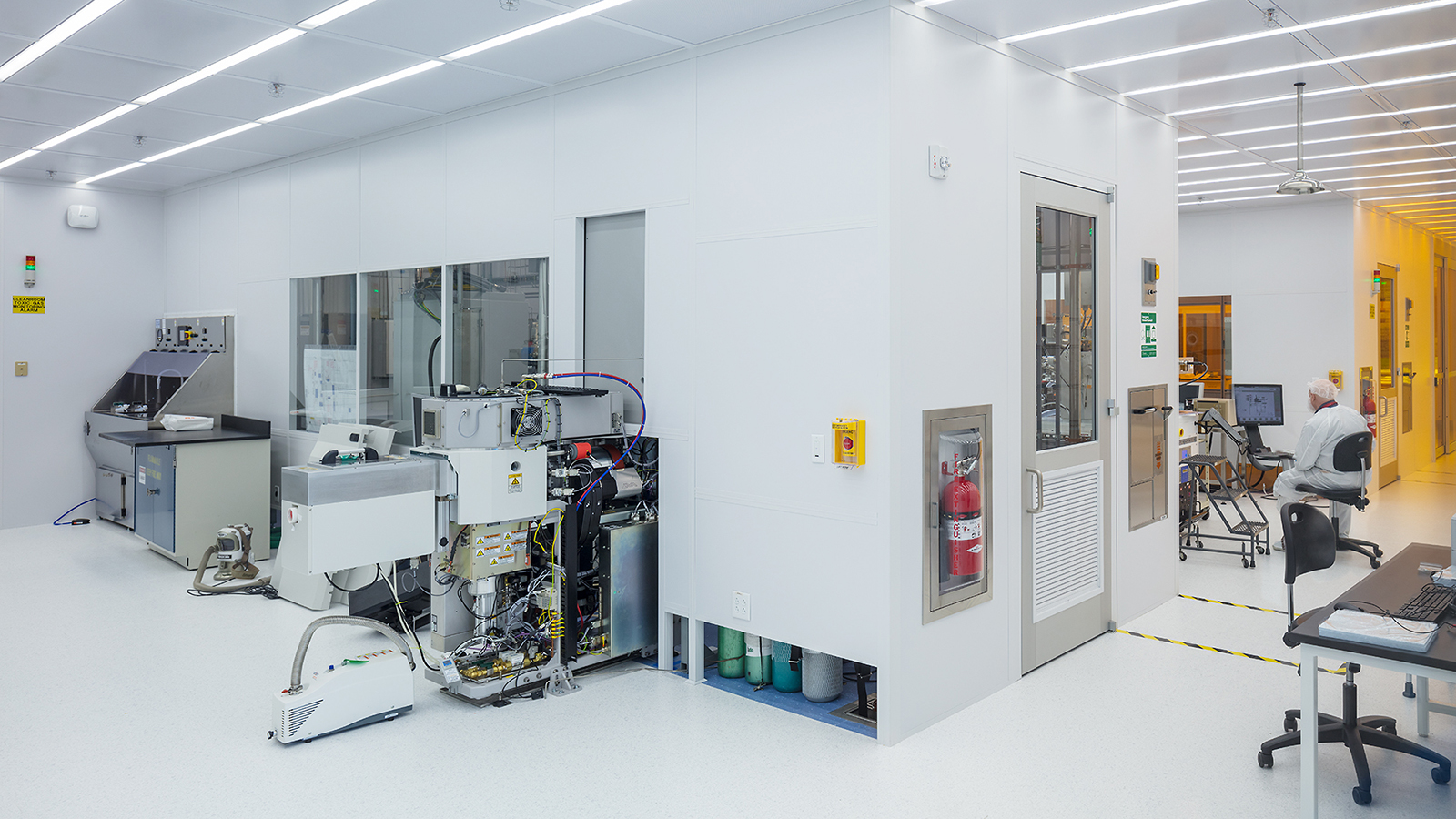 Brown University Engineering Research Center Interior, lab equipment