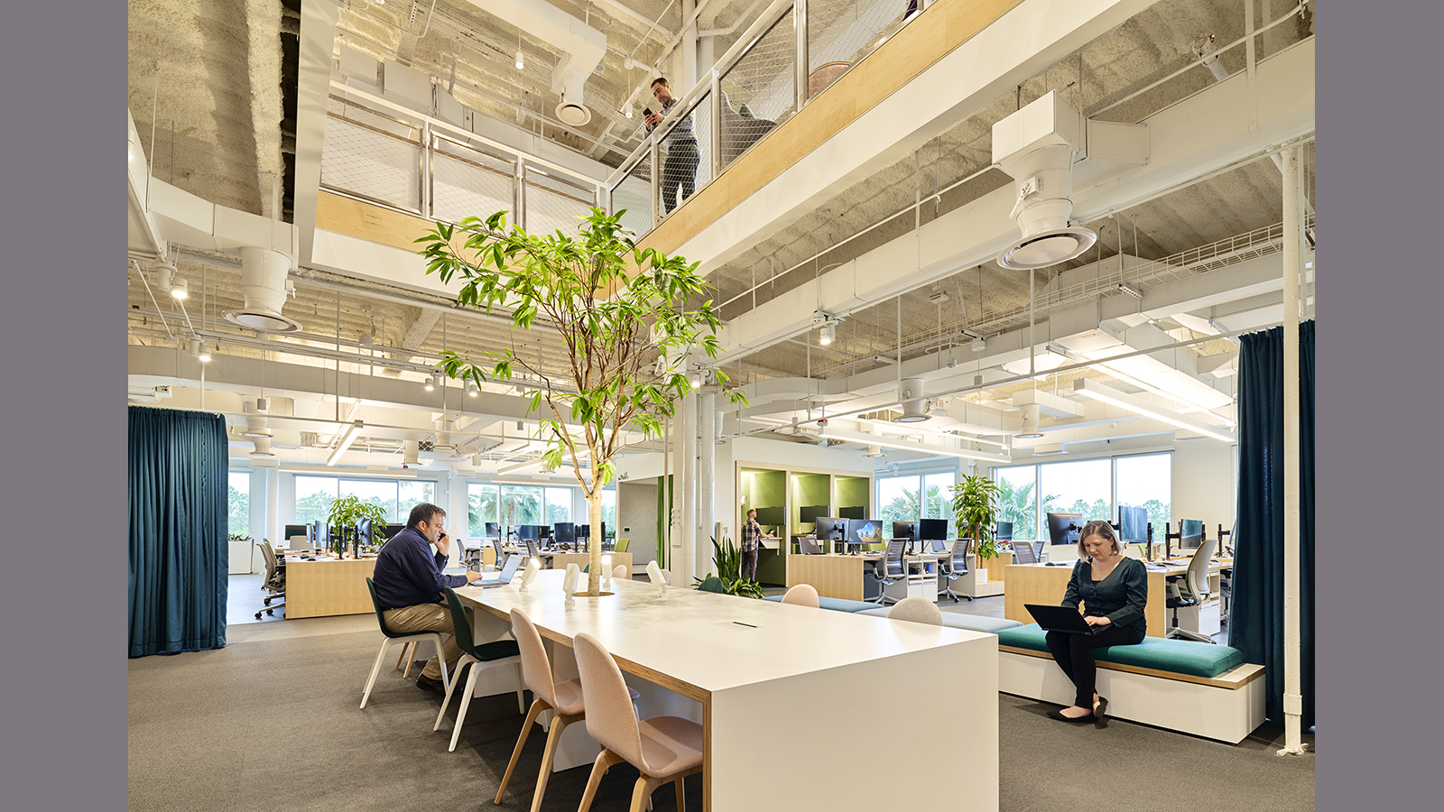 Fidelity Next Generation Reception Center, work stations and common lounge area