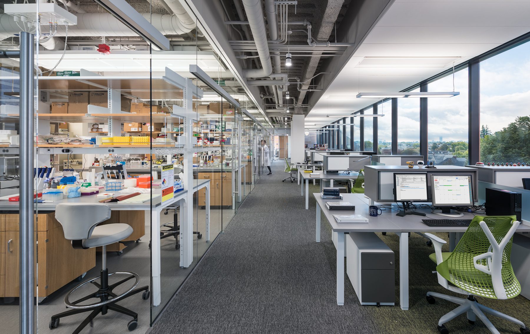 Tufts Science and Engineering complex bio lab with computer workstations