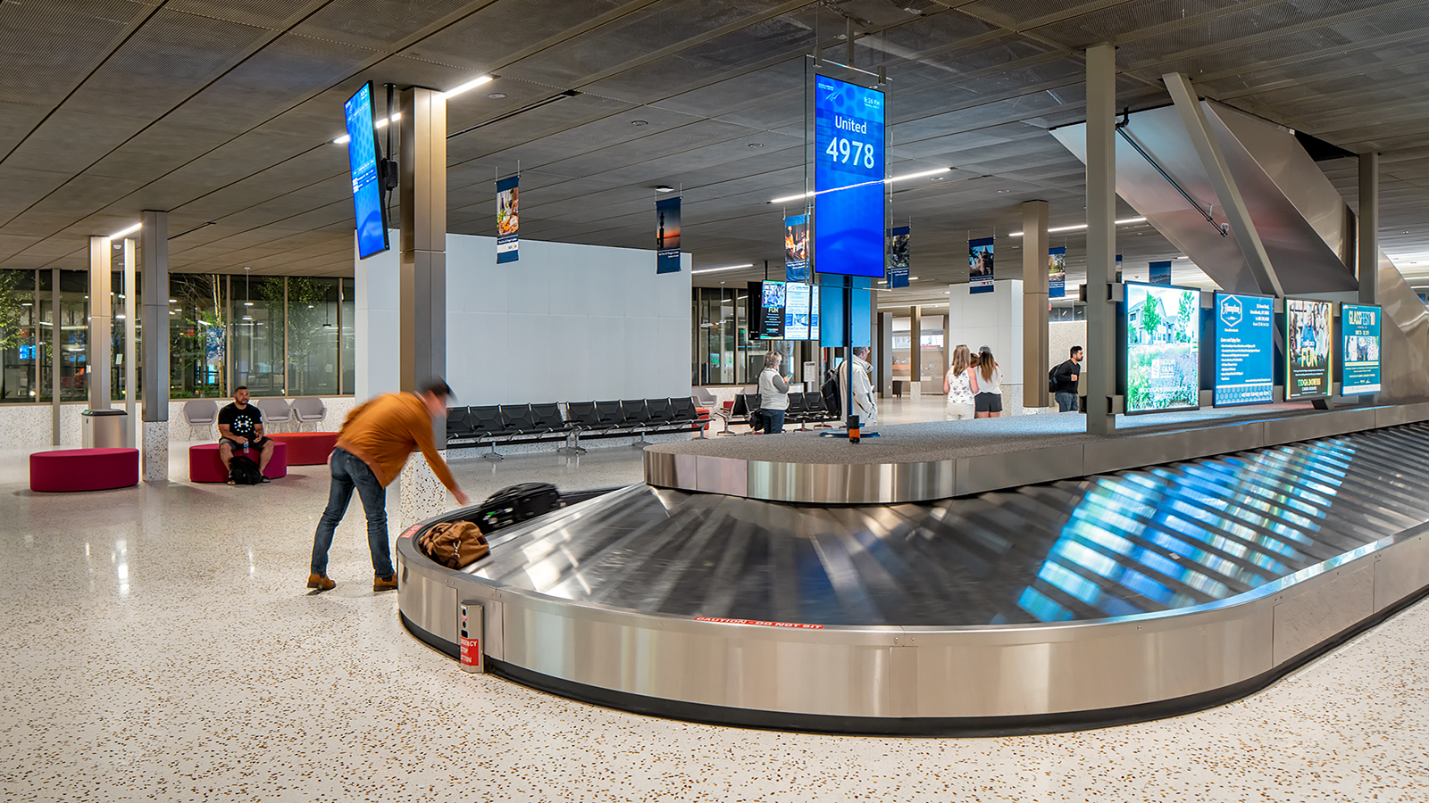 Elmira Corning Airport, baggage claim