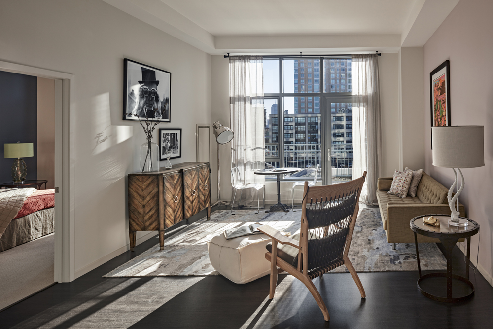 Twenty 20 Northpoint Living Room with view of skyline