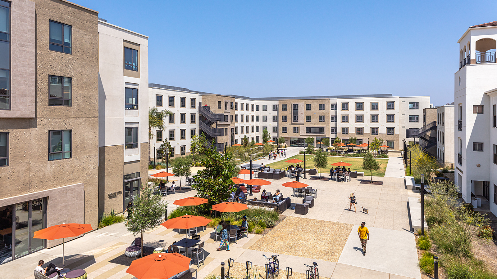 Loyola Marymount University Student Housing in Los Angeles, courtyard
